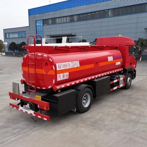 รถบรรทุกน้ำมัน HOWO TX 4x2 12000 ลิตร พร้อมหัวจ่ายสำหรับส่งและเติมน้ำมันเชื้อเพลิงที่เป็นอันตราย - Product Image 3