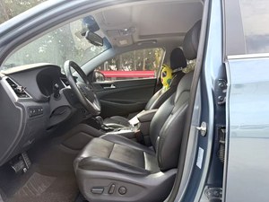 Hyundai <span class=keywords><strong>Tucson</strong></span> 2015 Usada, 1.6T AWD Automática, Edición Superior SUV de Lujo, Título Limpio y Lista para Exportar - Product Image 5