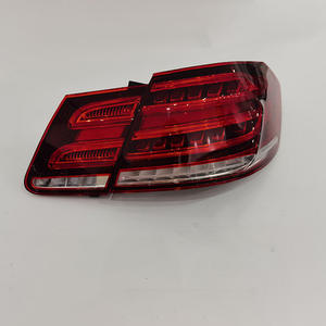 Conjunto de Luces Traseras para Mercedes-Benz Clase E W212, Halógenas Rojas, Exteriores Izquierdas y Derechas, Interiores, Pieza de Repuesto - Product Image 3