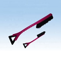 Brosse à neige tendance avec grattoir à glace