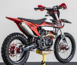 Motocicleta ZUUMAV NB 300CC Todoterreno para Carreras con Faro Delantero - Product Image 3