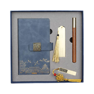 Set de regalo de cuaderno de cuero A6 con marcapáginas y memoria USB, regalo corporativo, personalización con grabado e impresión - Product Image 1