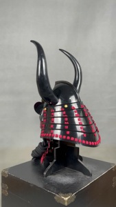Set di Armatura con Elmo da Samurai con Grandi Corna da <span class=keywords><strong>Demone</strong></span>, Elmo da Samurai in Metallo con Lacci Rossi, Accessorio per Rievocazioni Storiche - Product Image 4