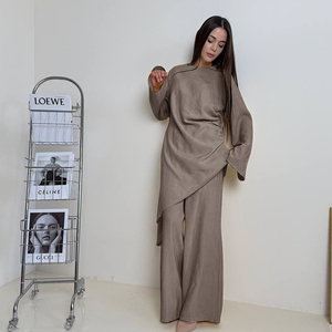 Completo Set Due Pezzi 2025 all'Ingrosso: Top Irregolare Elegante con Laccetti e Pantaloni - Set Moda Ufficio, Abaya Musulmana Modesta, Abbigliamento Donna - Product Image 3