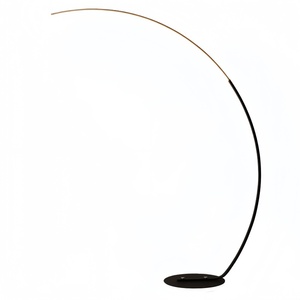 Lámparas de Pie Nórdicas de Diseño Artístico Moderno, Escultura Lujosa para Sala de Estar, Modelo Pesca Amarillo Moderno - Product Image 3