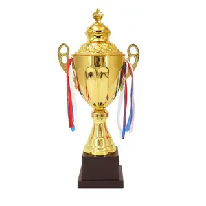 Koleksi Yiwu trofi logam profesional untuk pemasok sepak bola Piala logam untuk penghargaan sepak bola grosir piala logam untuk sepak bola