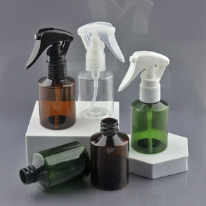 Vente en gros PET <span class=keywords><strong>Spray</strong></span> d'ambiance Déclencheur Bouteille adaptée aux enfants Vide 50ML 100ml Plastique Épaule inclinée Ambre Cheveux Outils Pulvérisateur de brouillard - Product Image 6