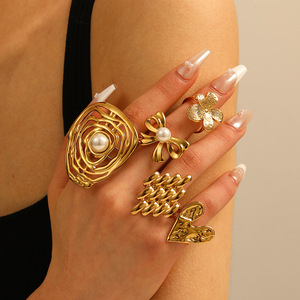 Anelli di Moda in Acciaio Inossidabile Placcato Oro <span class=keywords><strong>18K</strong></span> con Grande Girasole Esagerato, Perla, Farfalla e Cuore Personalizzati - Product Image 2