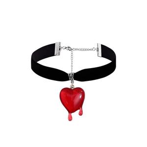 Collar de terciopelo con forma de corazón y colgante con efecto de sangre goteando para mujer, joyería de moda para fiestas, estilo gótico - Product Image 4