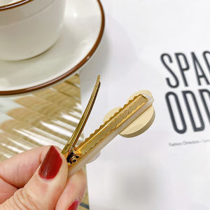 HONEY FLOWER Nuevo Pasador de Pelo con Diseño de Oso Brillante de Dibujos Animados, Pasador para Cabello Suelto, Clip Lateral, Accesorios Dulces y Femeninos para el Cabello - Product Image 3