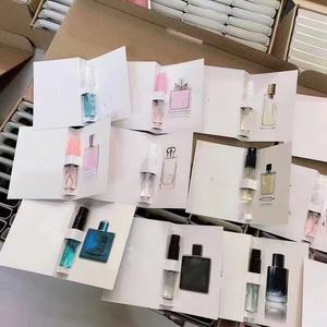 <span class=keywords><strong>Parfum</strong></span> en format carte 2 ml, inspiré des parfums <span class=keywords><strong>de</strong></span> créateurs célèbres, longue tenue, format poche - Product Image 3