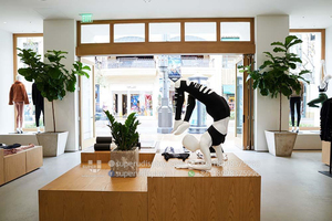 Espositore da Terra Gratuito per Negozio di Abbigliamento Sportivo Yoga, Design per Negozio di Articoli per il Fitness - Product Image 4