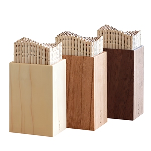 Porte-cure-dents en bois fait main, design visage de dessin animé, bois naturel, décoration de table, accessoire de cuisine - Product Image 6