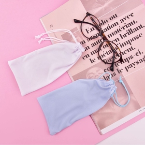 שקית מיקרופייבר עם שרוך למשקפי ראייה ומשקפי שמש, עם לוגו, בגודל 6 אינץ' ומעלה, לאחסון ואריזה, בציפוי זהב בהתאמה אישית - Product Image 2