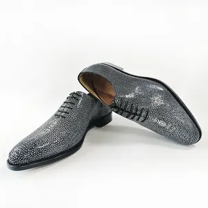 Goodyear welt scarpe classiche da uomo artigianali in vera pelle Stingray italiana scarpe da uomo per festa di nozze scarpe di marca personalizzate per gli uomini