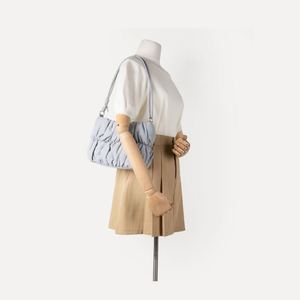 Sac à bandoulière matelassé personnalisé pour femme en nylon doux, sac fourre-tout gonflé pour dames - Product Image 6