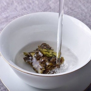 Vente en gros de thé blanc chinois célèbre pivoine blanche petits gâteaux de thé vente chaude bai mu dan - Product Image 5