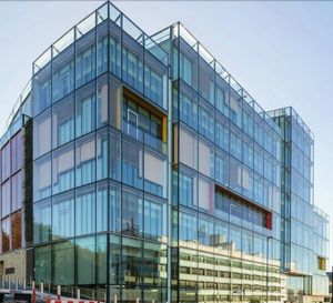 Système de mur-rideau en verre en aluminium anodisé poli, vitrage extérieur unitaire pour façade de siège social d'entreprise - Product Image 2