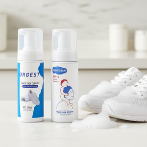 Nettoyant écologique pour baskets à marque privée avec brosse et serviette, extraits végétaux, nettoyant moussant sans eau pour chaussures de sport et de football - Product Image 1