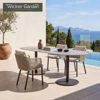 Chaise de jardin élégante haut de gamme en corde tressée avec structure en aluminium, chaise de repas d'extérieur pour patio de luxe et complexe hôtelier, vente en gros