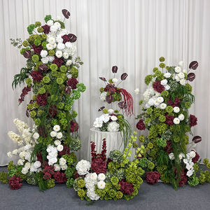 Arreglo Floral Artificial Moderno y Realista de Bolas de Seda Rojas y Verdes para Decoración de Fondo de Boda - Product Image 3