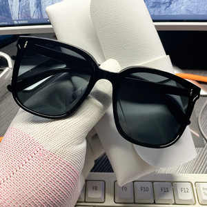 Nouvelles Lunettes de Soleil Polarisées Style Coréen <span class=keywords><strong>2023</strong></span> Hommes Femmes Anti-UV UV400 Monture Complète Idéales pour TikTok et Soirées - Product Image 4