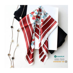 ผ้าพันคอไหมพิมพ์ลายสไตล์อิตาลีแบบกำหนดเอง ผ้าพันคอไหมแท้ 100% งานพิมพ์มือ - Product Image 2