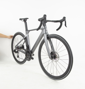 Vélo de Ville et de Route en Fibre de Carbone 700C R10pro Sport avec Frein à Disque Sans Fil WheelTop EDS TX 24 Vitesses et Pédales Ordinaires – Offre Spéciale - Product Image 1