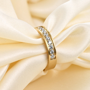 Bague en acier argenté et or 4MM sertie de zircons pavés, bijou unisexe pour usage quotidien - Product Image 2