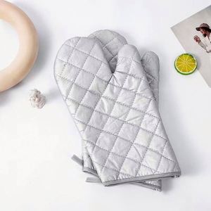 Maniques de four et protège-plats en coton doux à pois, avec longs gants de micro-ondes pour barbecue, cuisson et pâtisserie, personnalisables - Product Image 4