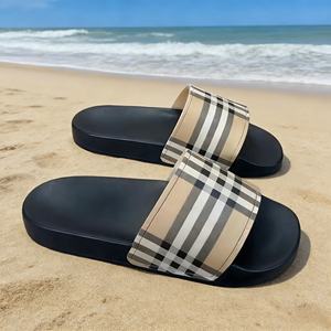 Sandales plates d'été décontractées, tendance, rayées, confortables et douces pour la plage - Product Image 2