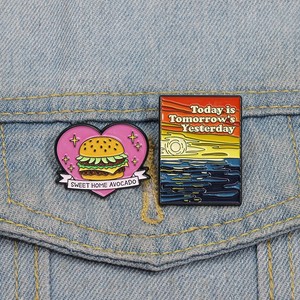 Oggi è il domani di <span class=keywords><strong>ieri</strong></span>. Scenario artistico, Hamburger, cibo, bello, spilla, distintivo in metallo, accessorio collana. - Product Image 4