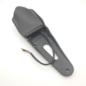 Guardabarros Trasero para Motocicleta D166, Luz Trasera LED para Motocicleta, Modificación Todoterreno, Luz de Freno - Product Image 4