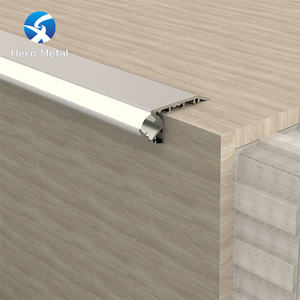 Nouvelle tendance, <span class=keywords><strong>nez</strong></span> d'<span class=keywords><strong>escalier</strong></span> en aluminium blanc poli <span class=keywords><strong>de</strong></span> 140mm <span class=keywords><strong>avec</strong></span> <span class=keywords><strong>led</strong></span> - Product Image 4