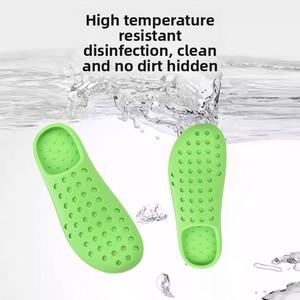 Juguete masticable para mascotas, divertido, para el entretenimiento y alivio del aburrimiento, con forma de zapatilla de casa, duradero y no tóxico. - Product Image 4