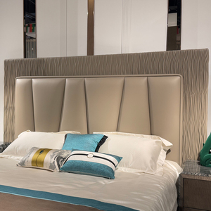 Comodino in pelle irradiante con volant ondulato <span class=keywords><strong>a</strong></span> <span class=keywords><strong>due</strong></span> livelli con gambe quadrate scure e rastremate comodino <span class=keywords><strong>a</strong></span> specchio con venature del legno - Product Image 3