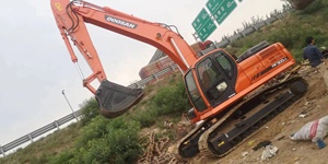 Excavadora de Orugas Usada Doosan DX300LC de 30 Toneladas, Excavadora Hidráulica de Segunda Mano DX140LC DX225LC de Alta Calidad y Buen Rendimiento con EPA - Product Image 3