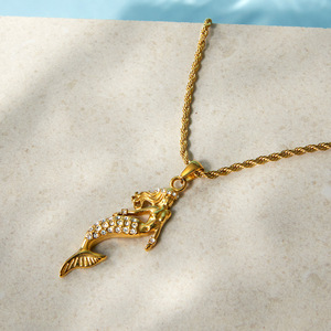Collier pendentif sirène en acier inoxydable, incrustation de zircon, ton doré, breloque à thème pour femmes, bijoux cadeau, accessoire de mode - Product Image 4