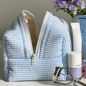 Korean style fresh and sweet striped toiletry bag, large capacity <b>storage</b> bag, Instagram style plaid <b>makeup</b> bag, sweet girl - Product Image 3