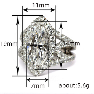 Anello di fidanzamento da donna Q790 in oro bianco con diamante taglio marquise, colore D naturale, design a halo - Product Image 4