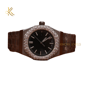 Reloj de diamantes de moissanita con acabado de lujo con esfera dorada y banda plateada con artesanía elegante para entusiastas del estilo - Product Image 5