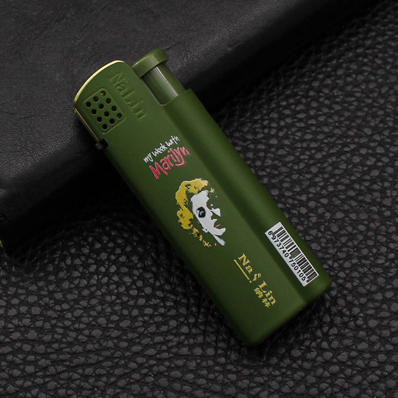 สีเขียวเข้ม