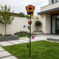 Prix d'usine Décoration de jardin extérieure en métal vieilli vintage, piquet nichoir à oiseaux et décoration murale pour jardin en forme de coccinelle
