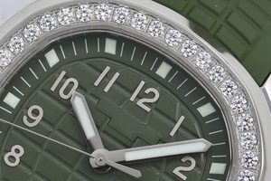 ZF นาฬิกาควอตซ์สำหรับผู้หญิงสายรัดข้อมือยางสีเขียว5267การเคลื่อนไหวของ250SC - Product Image 4