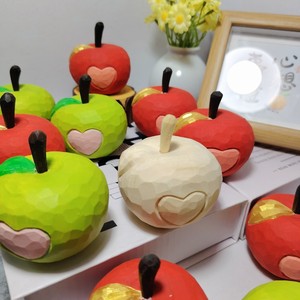 Ornement en bois en forme de cœur rouge et vert, en bois naturel, à suspendre, décoration de Noël, cadeau - Product Image 3