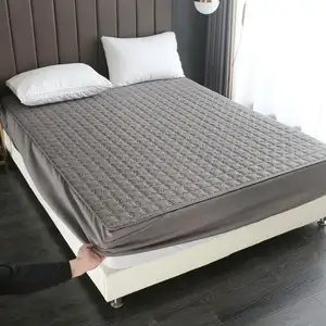 China Factory Wholesale Polyester Fiber Cotton Mattress Cover Protector Bed Mat Protection Pad for Home Hotel Bedding