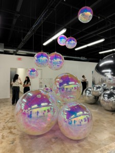 Palla a Specchio Gonfiabile Iridescente in PVC a Doppio Strato Sospesa per Decorazioni di <span class=keywords><strong>Capodanno</strong></span>, Photo Booth e Pubblicità - Product Image 4