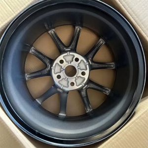 โรงงานจีนจำหน่ายล้อรถบรรทุกขนาด 22.5x9.00 ให้กับชาวต่างชาติโดยตรง - Product Image 6