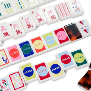 Ensemble de Mahjong en Acrylique Premium par The Mahjong House, 160 Tuiles, Base Crème, Motif Floral Iris et Jokers Colorés - Product Image 1