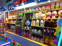 Machine de jeu de carnaval de boule de poussée de prix contrôlée par pièces de monnaie personnalisée de vente chaude profitez de moments merveilleux